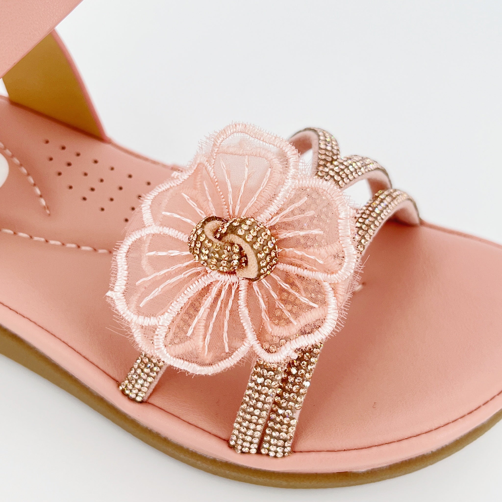 ZC Girls' Lace Flower Crystal Tassel Cross-Strap Flat Sandals – Wholesale | Comfort Fit | Anti-Slip | Multi-Color Options