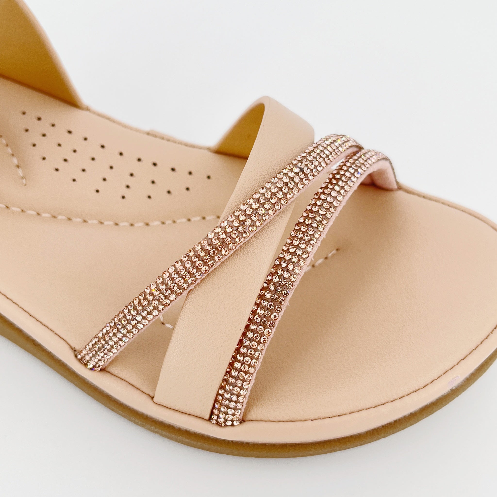 ZC Girls' Crystal Cross-Strap Flat Sandals – Wholesale | Comfort Fit | Anti-Slip | Multi-Color Options