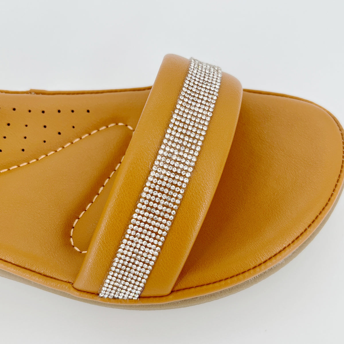 Sandalias planas de mujer ZC con banda de cristal – Venta al por mayor | Ajuste cómodo | Opciones multicolor