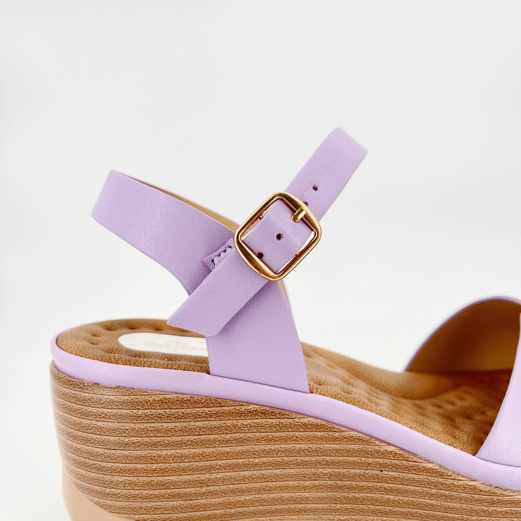 ZC Women's Wide-Band Gold Buckle Wood-Grain Wedge Sandals – Wholesale | Comfort Fit | Multi-Color Options